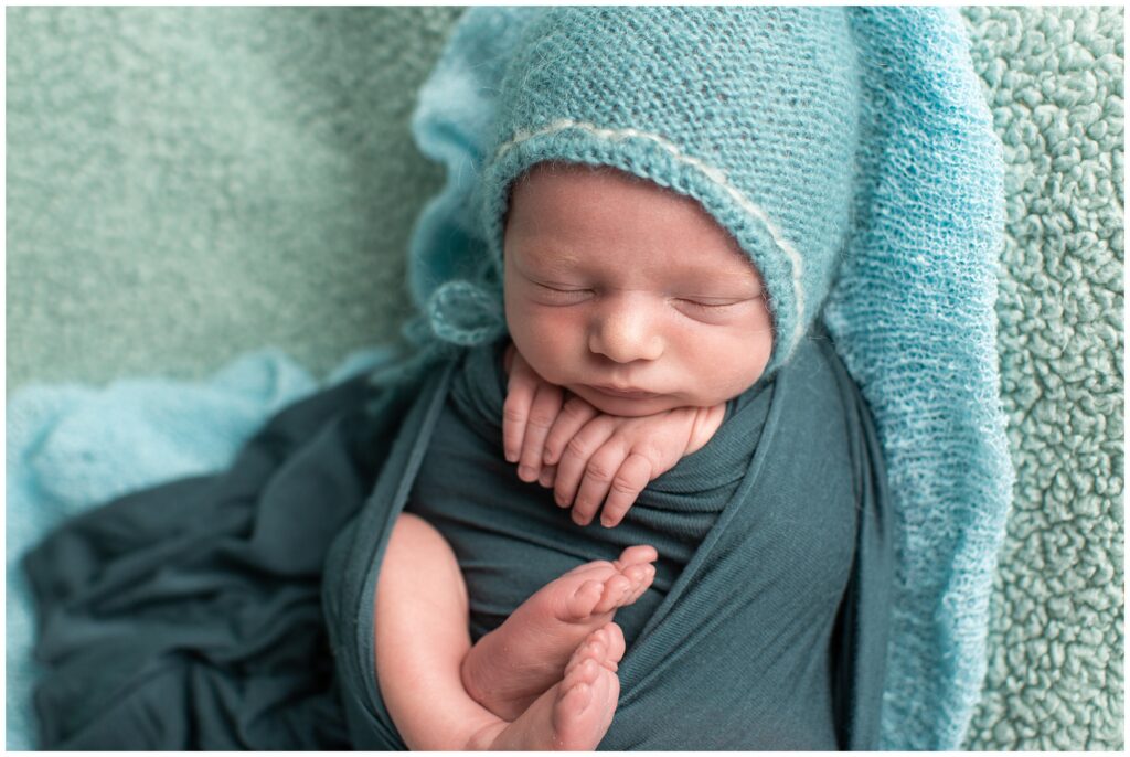 Newborn Teal Wrap Pose | Newborn Session | Iowa Newborn Photographer | CB Studio