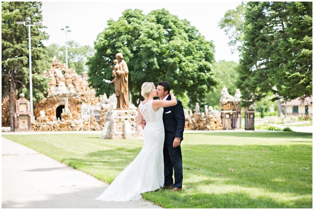 5 Reasons to Share a First Look | Iowa Wedding Photographer | CB Studio