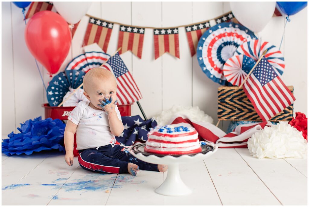 4th of July theme cake smash | first birthday photo shoot | Iowa Baby Photographer | CB Studio