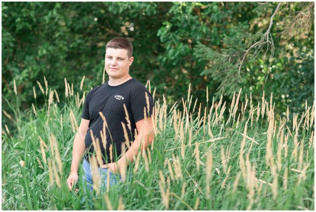 Senior boy hunting session | senior boy pheasant hunting | Iowa Senior Photographer | CB Studio