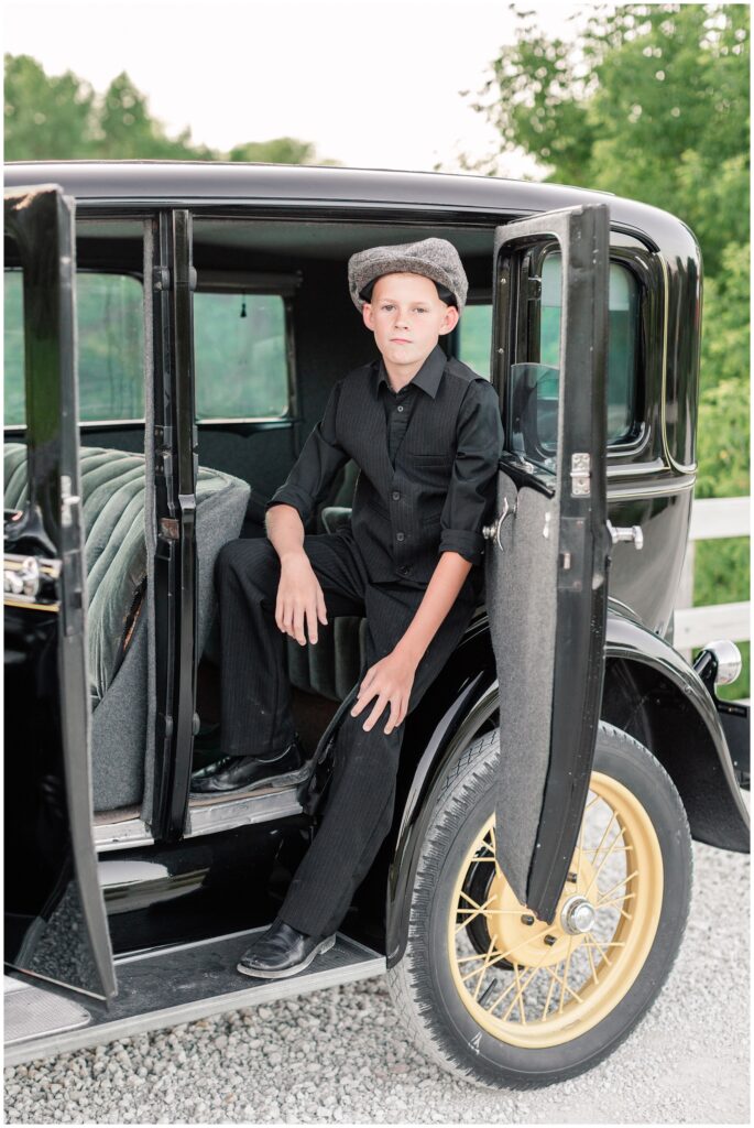 Bonnie & Clyde inspired children photo shoot with a classic car | Iowa Children Photographer | CB Studio
