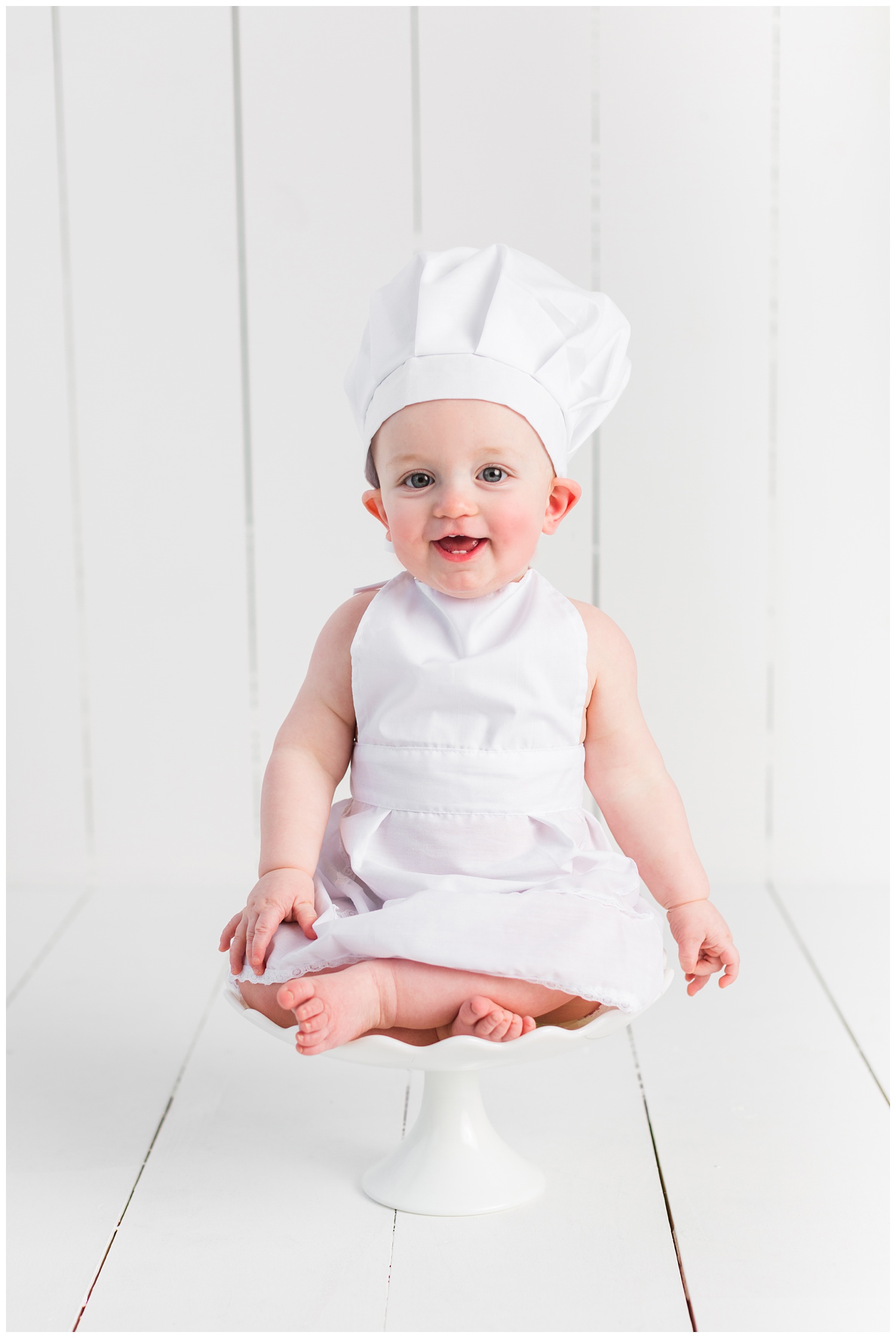 Baking theme baby sitter session | Iowa Baby Photographer | CB Studio