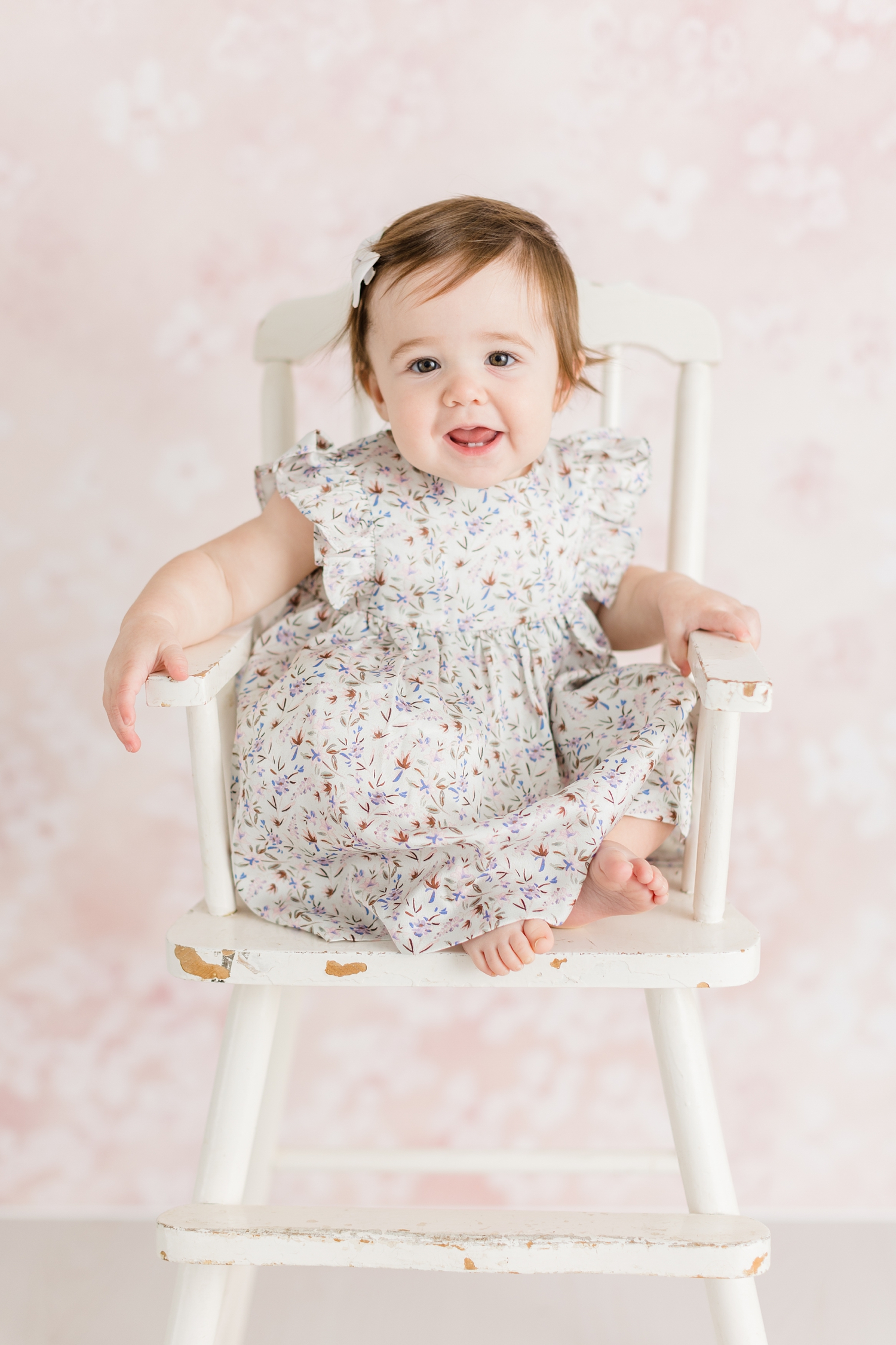 Bright and airy baby sitter session | CB Studio